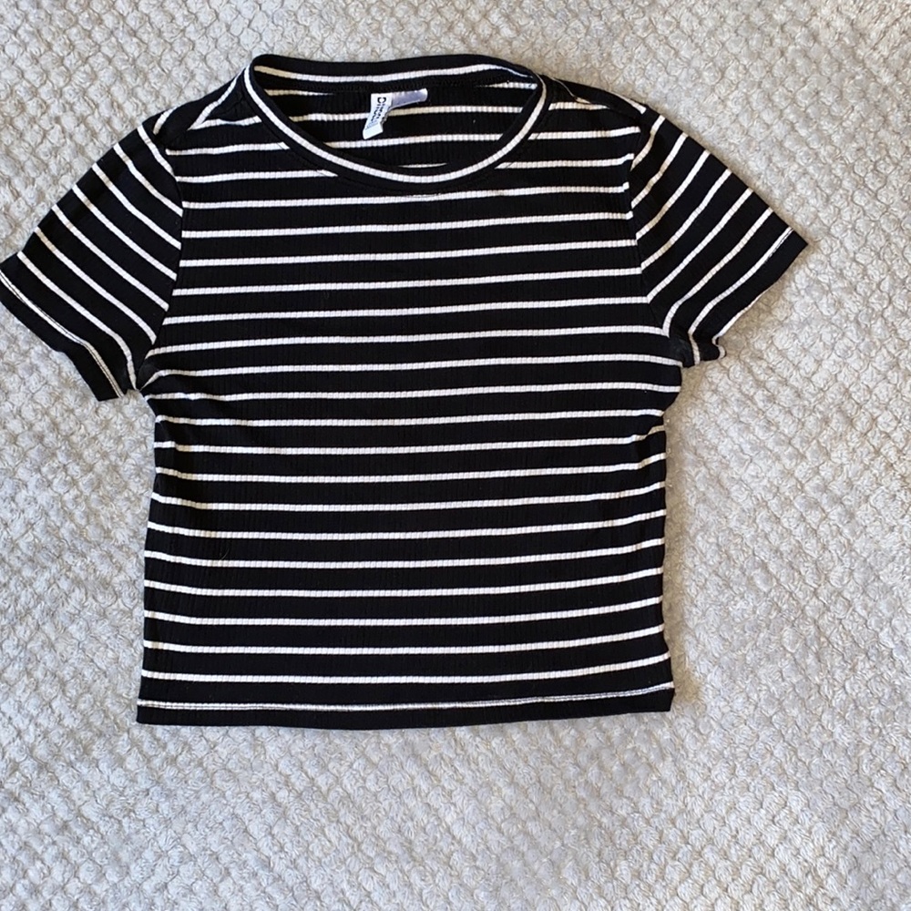Brand H&M. Black and white striped tee crop top.  Size small can fit medium!